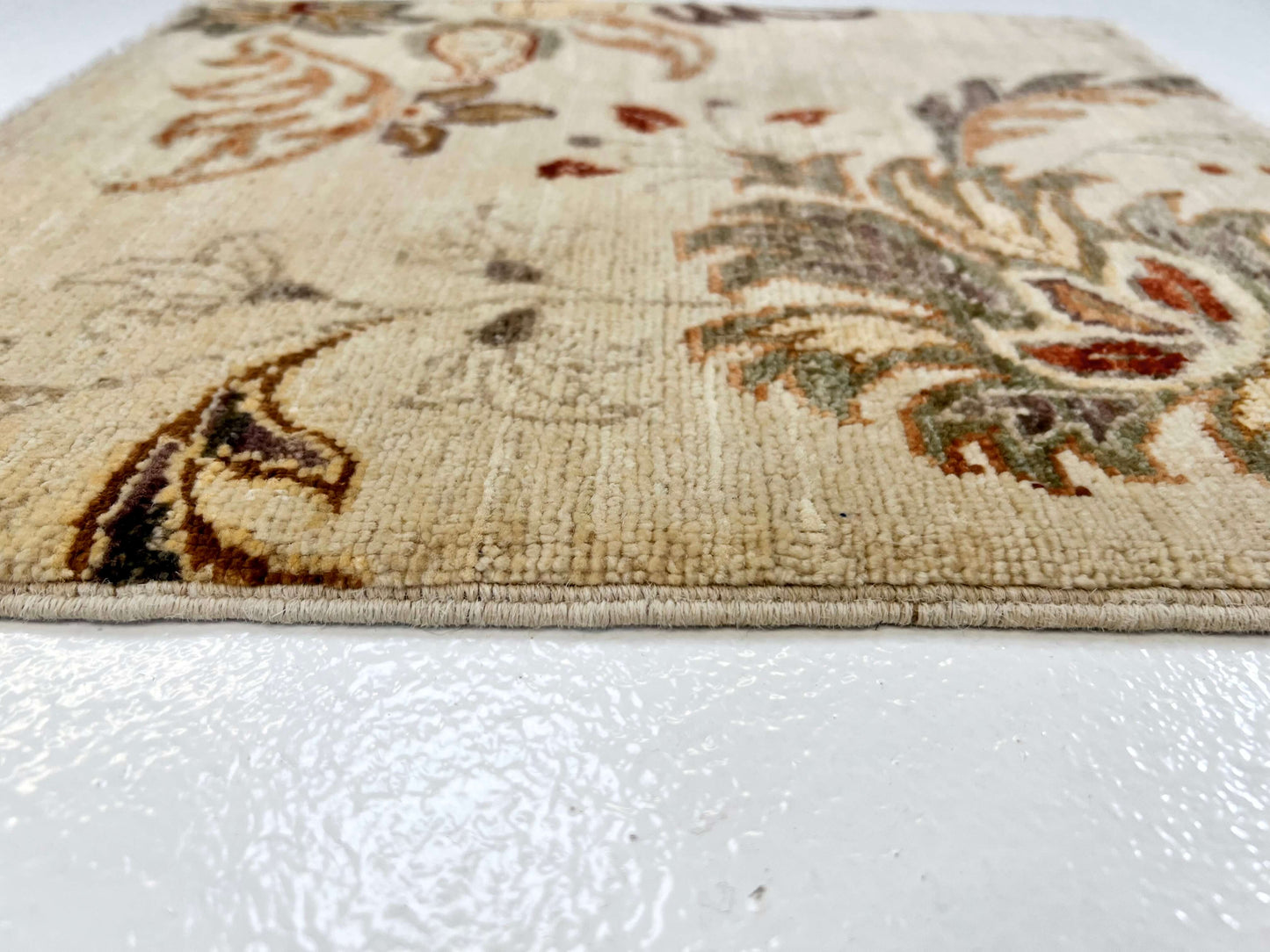 Vegetable-Dye with Silk Accents (18" square) ivory - Nuvé