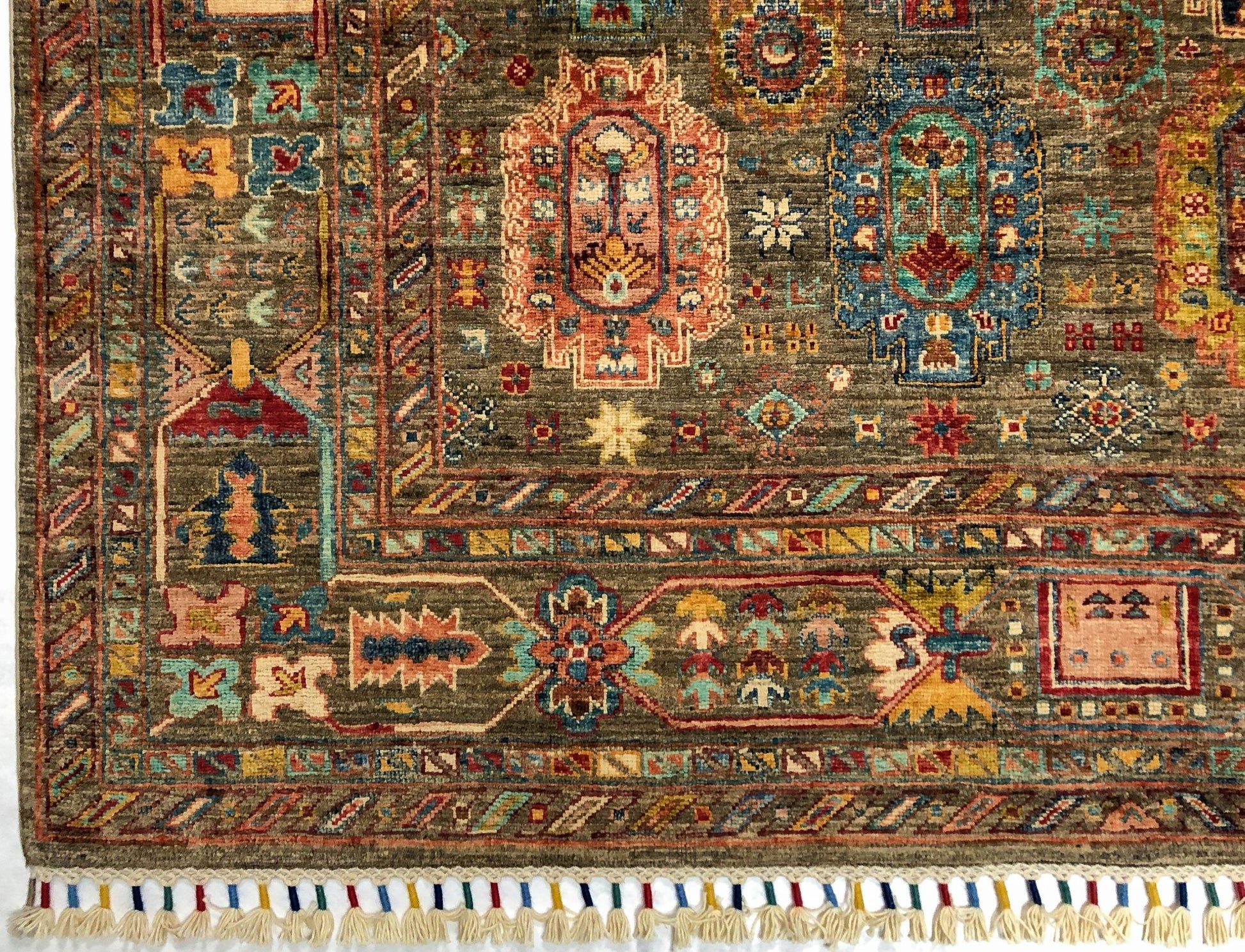 Khorjin (5'06"x7'08") camel/jewel tones - Nuvé