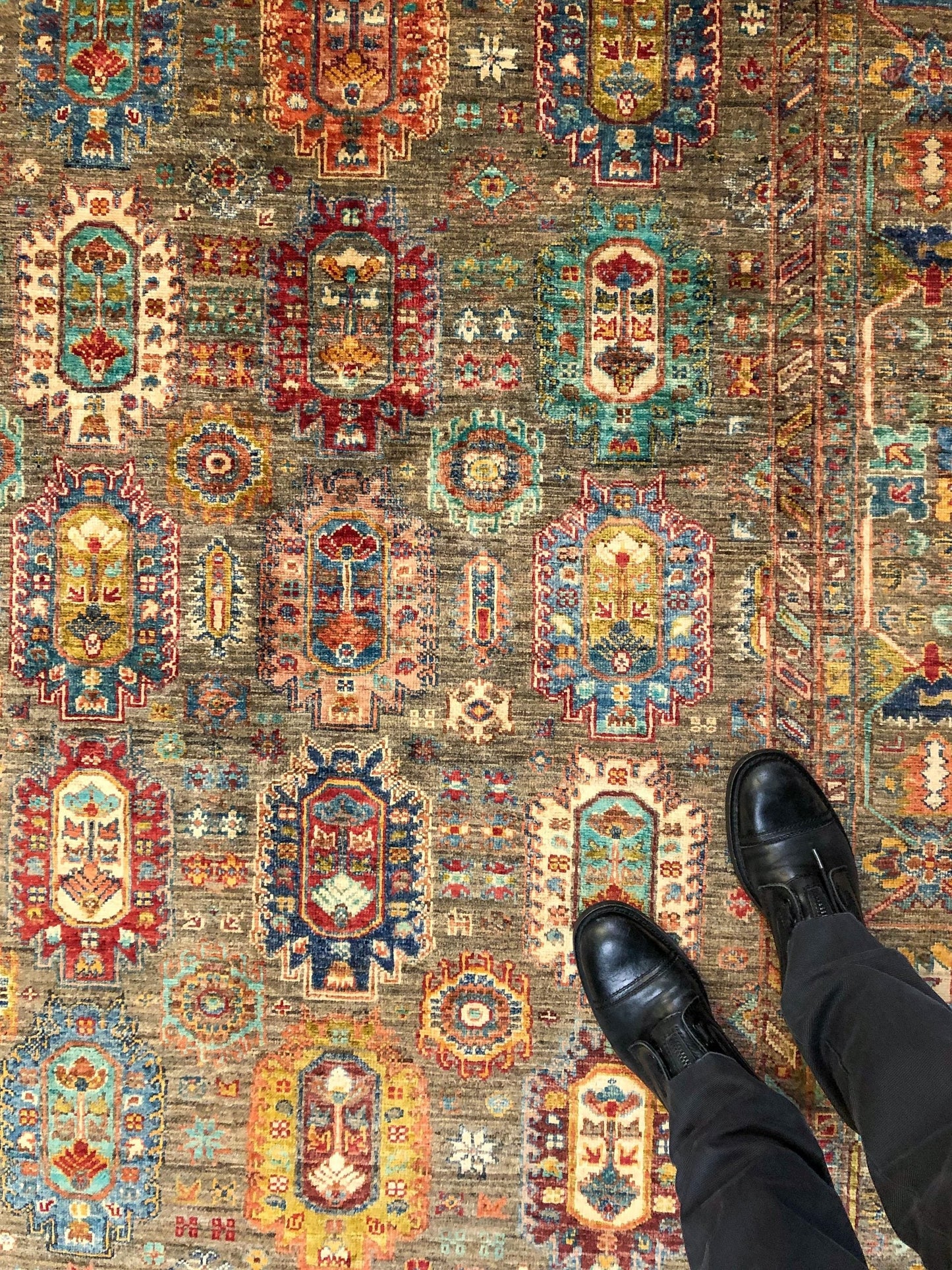 Khorjin (5'06"x7'08") camel/jewel tones - Nuvé