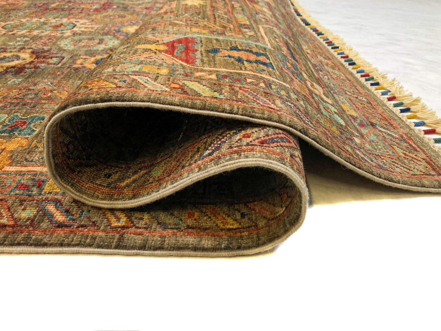 Khorjin (5'06"x7'08") camel/jewel tones - Nuvé