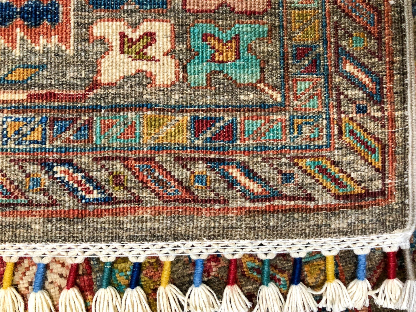 Khorjin (5'06"x7'08") camel/jewel tones - Nuvé
