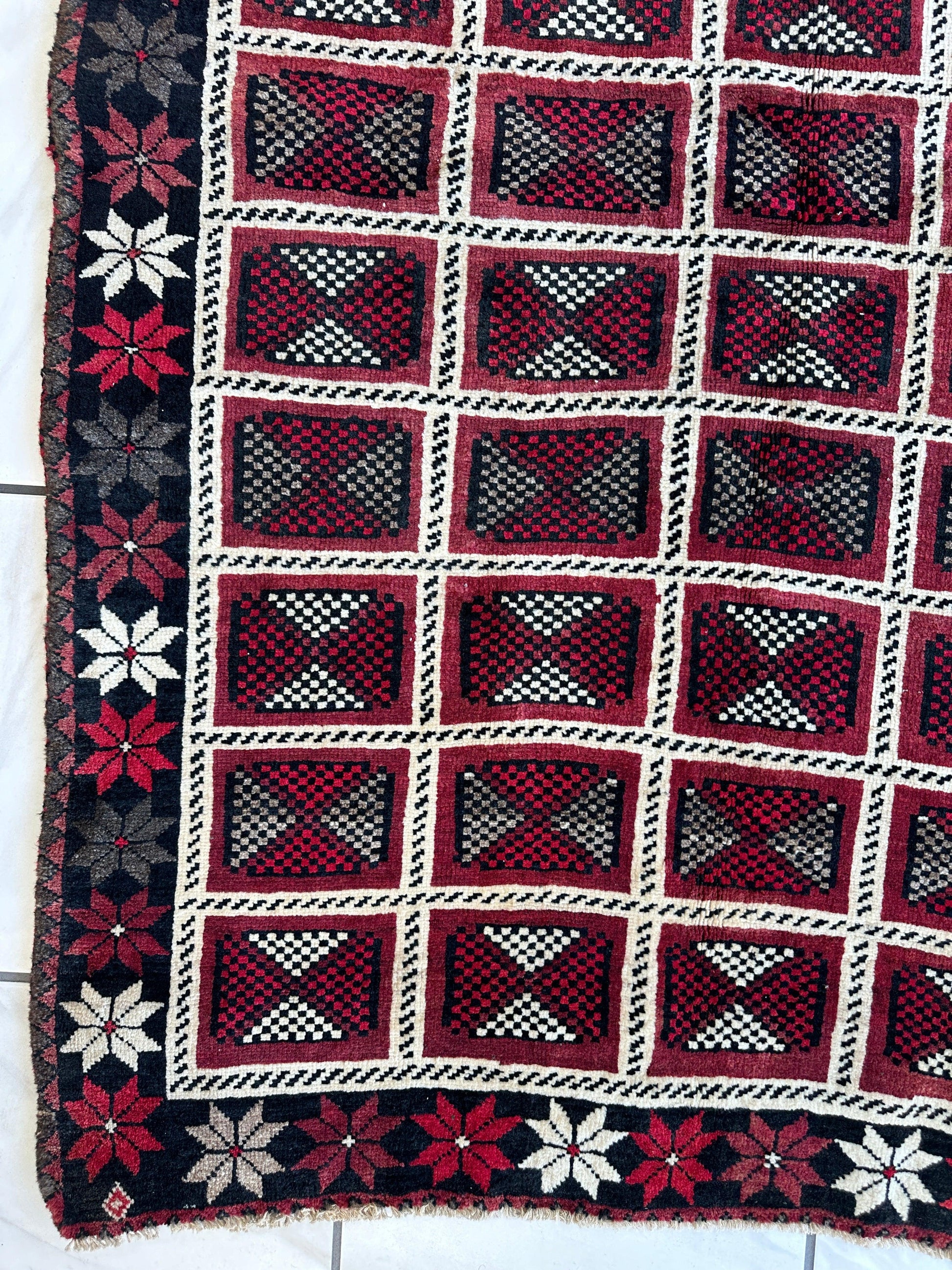 Hand-knotted Persian Tribal Khorramabad Wool Rug 4’3” x 6’10” - Nuvé