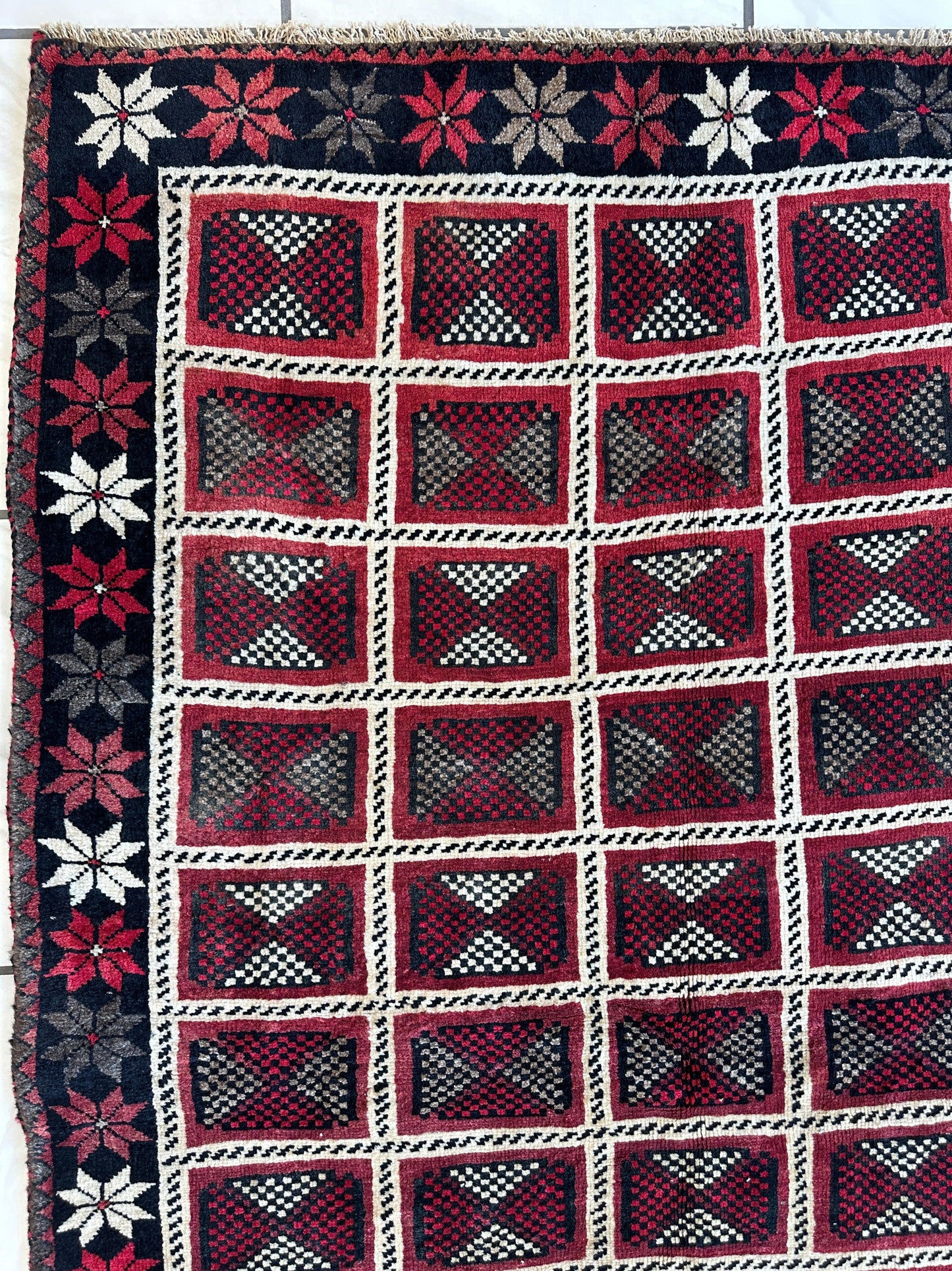 Hand-knotted Persian Tribal Khorramabad Wool Rug 4’3” x 6’10” - Nuvé