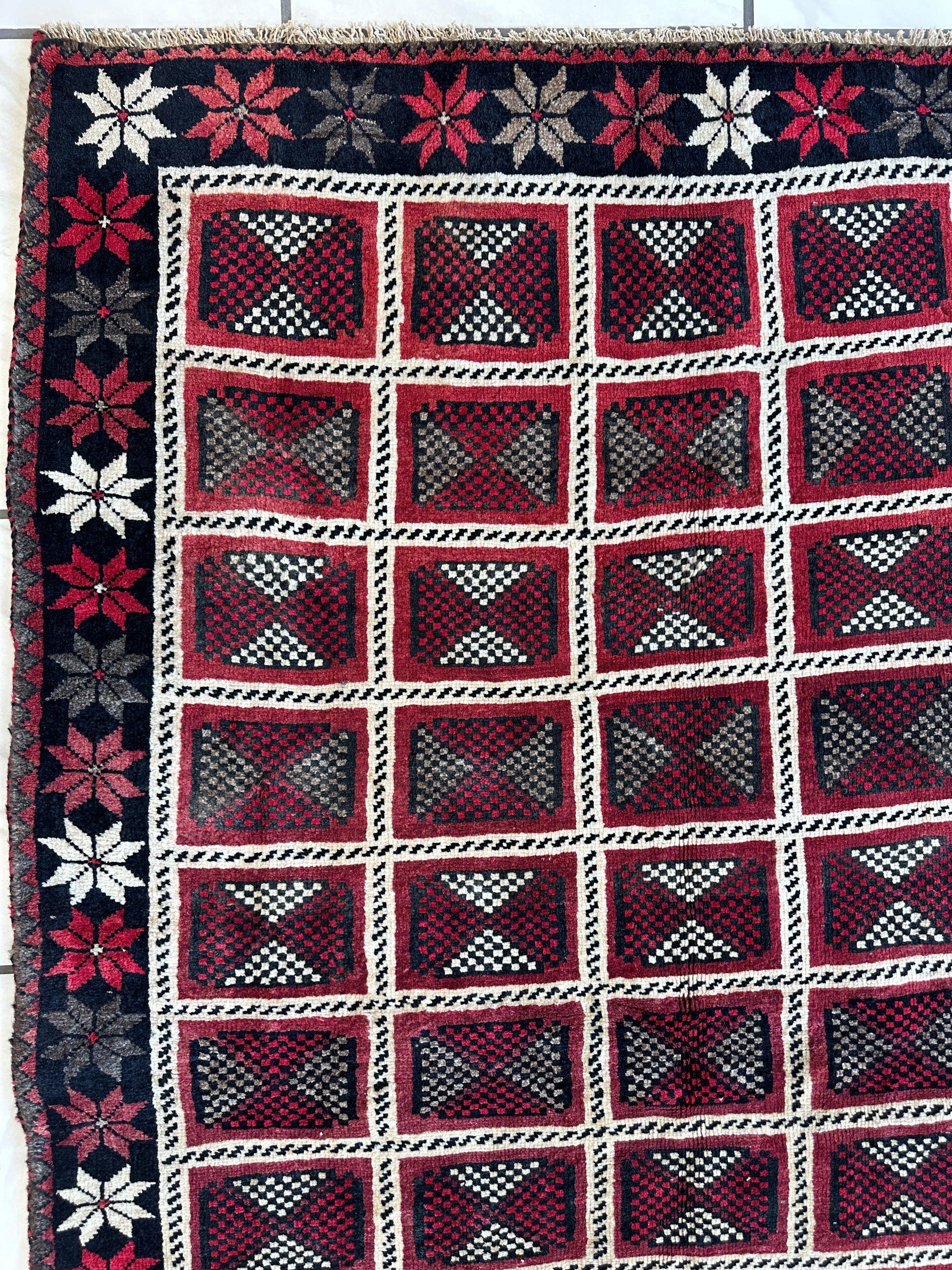 Hand-knotted Persian Tribal Khorramabad Wool Rug 4’3” x 6’10” - Nuvé