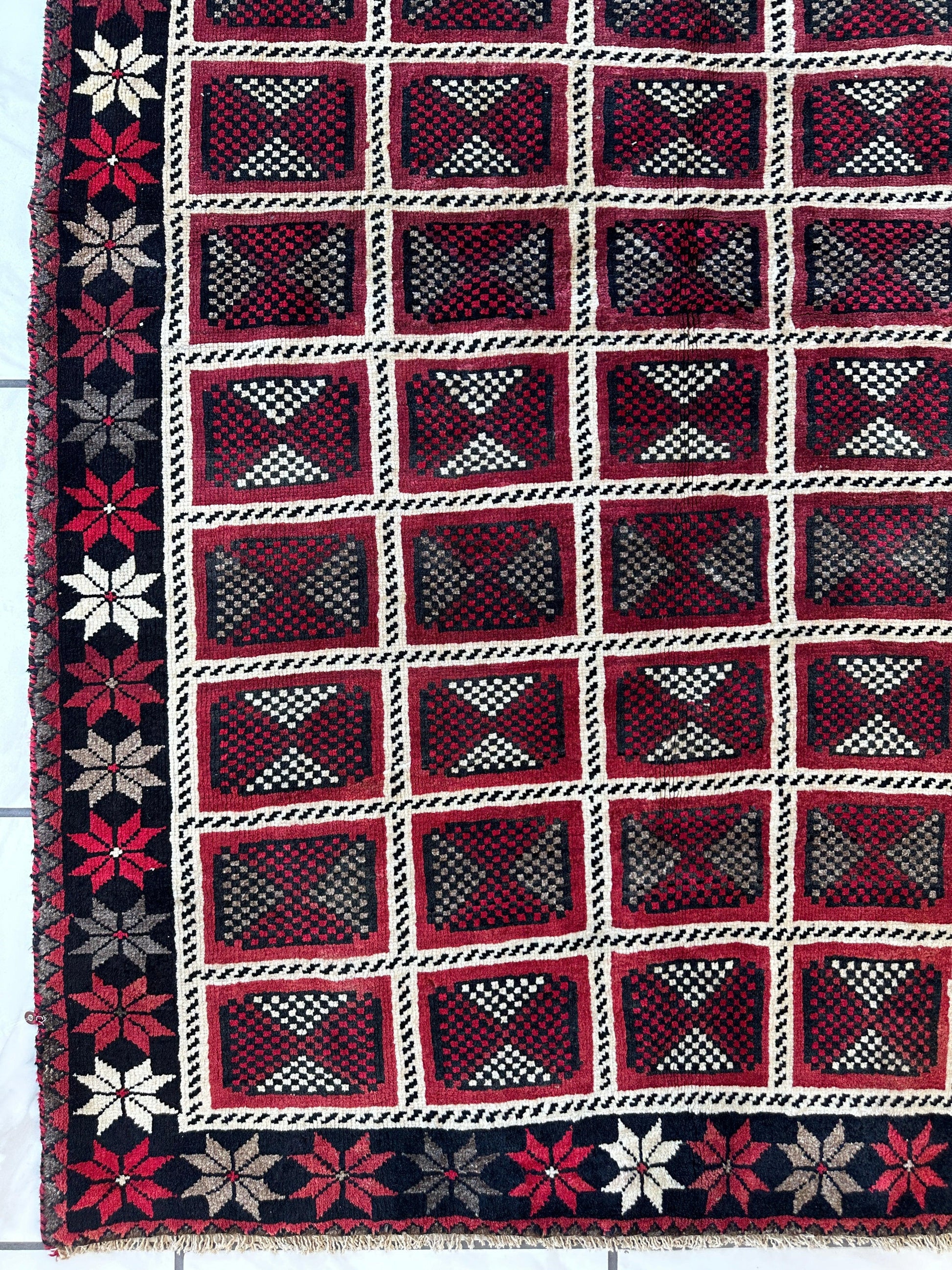 Hand-knotted Persian Tribal Khorramabad Wool Rug 4’3” x 6’10” - Nuvé