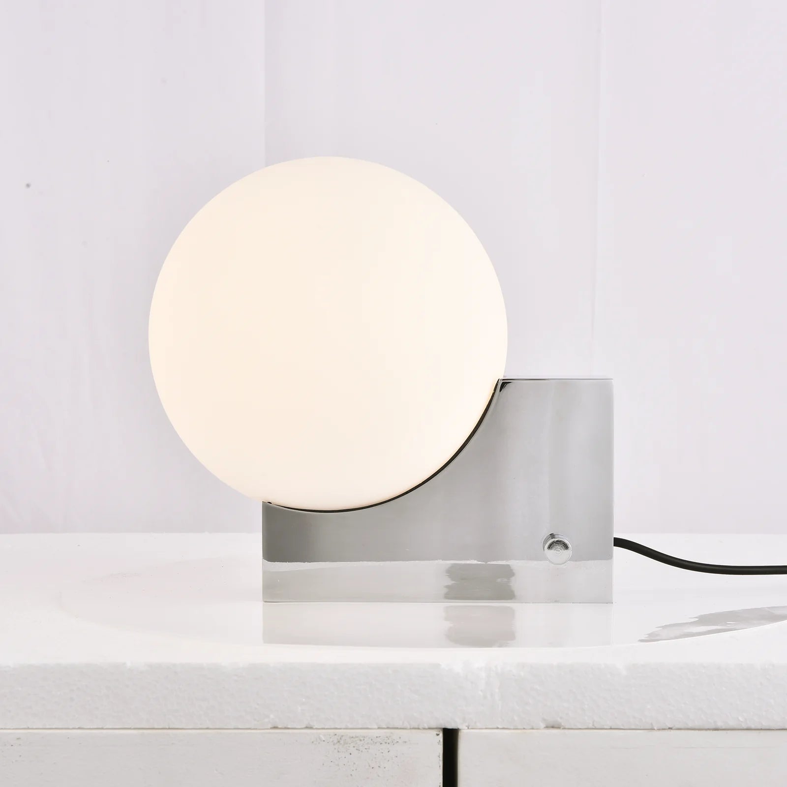 Journey SHY1 Glass Table Lamp - Nuvé