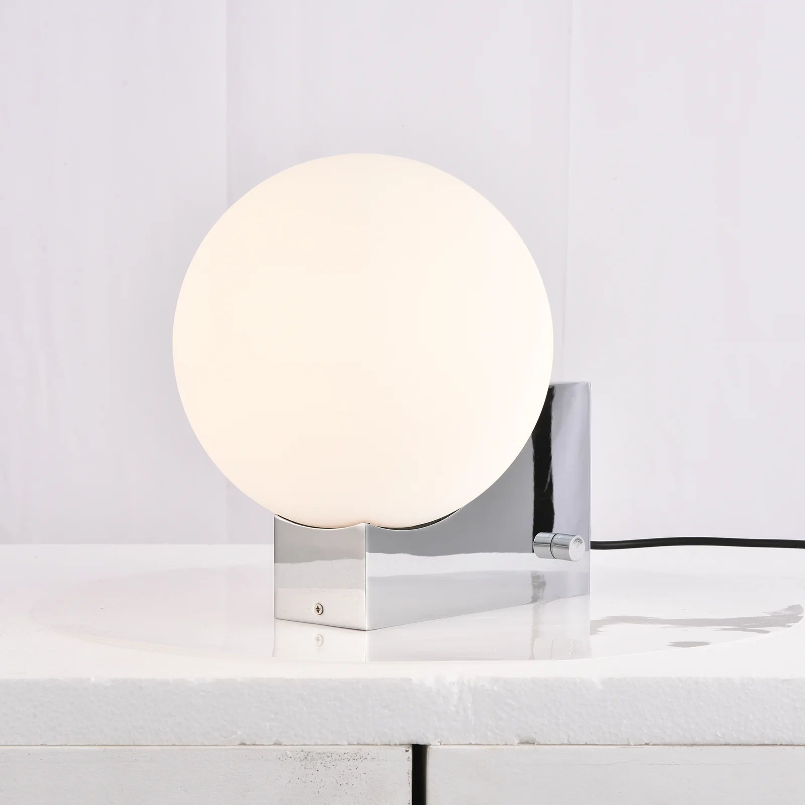 Journey SHY1 Glass Table Lamp - Nuvé