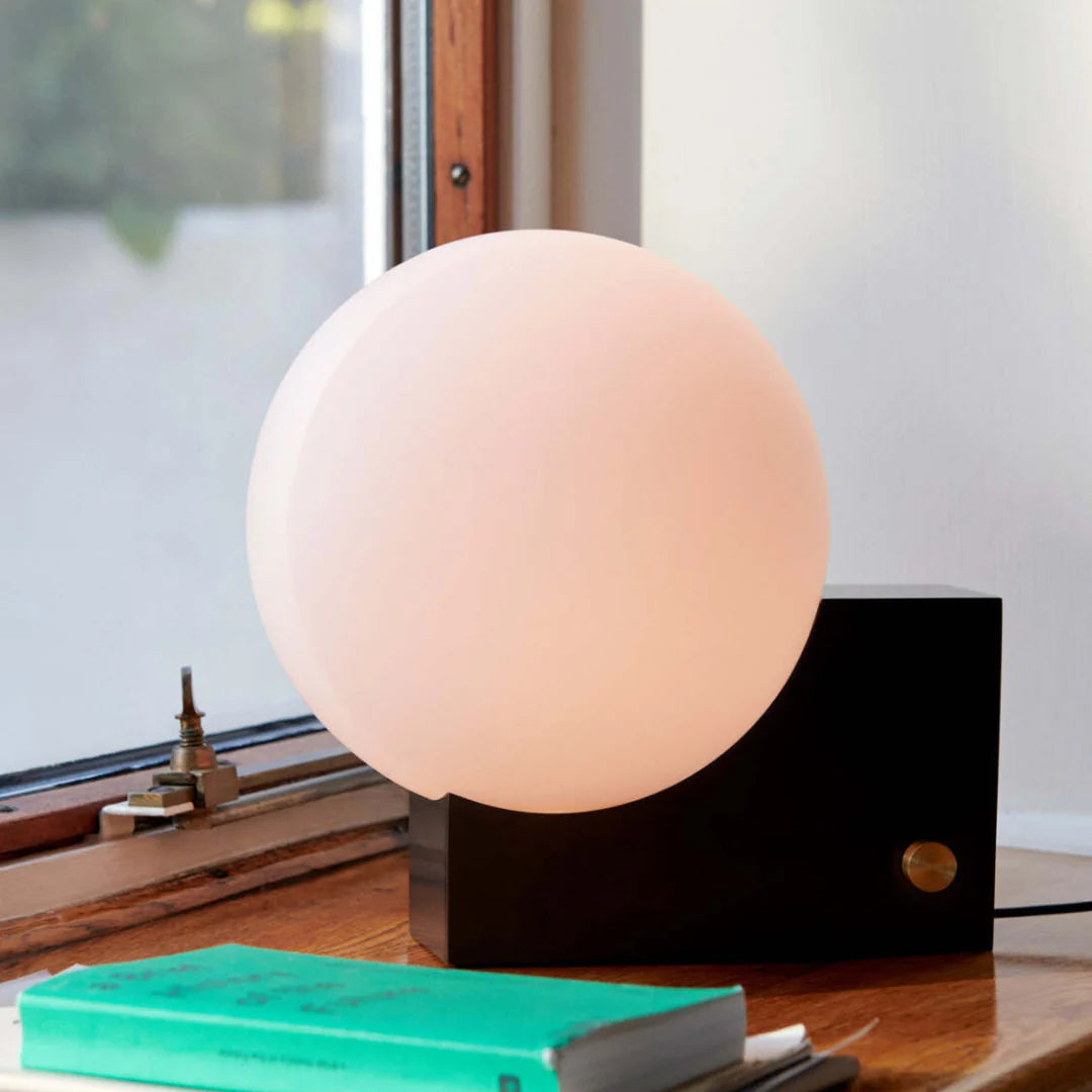 Journey SHY1 Glass Table Lamp - Nuvé