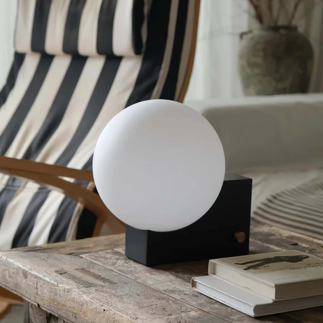 Journey SHY1 Glass Table Lamp - Nuvé