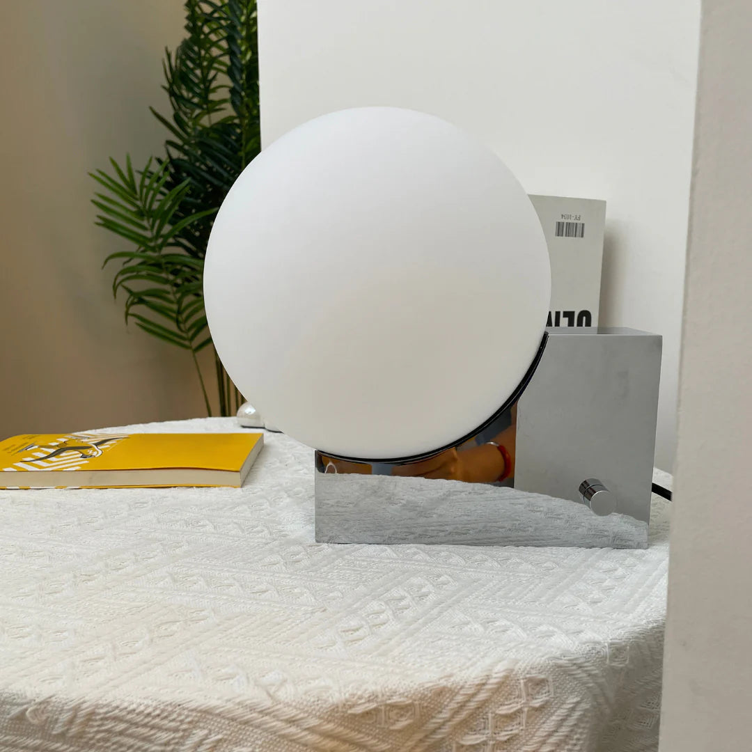 Journey SHY1 Glass Table Lamp - Nuvé