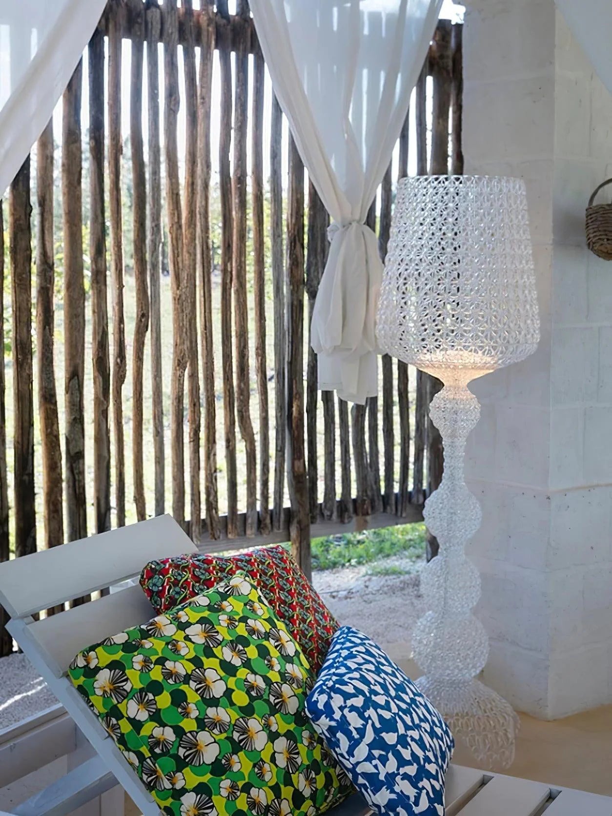 Simple Kabuki Acrylic Floor Lamp - Nuvé