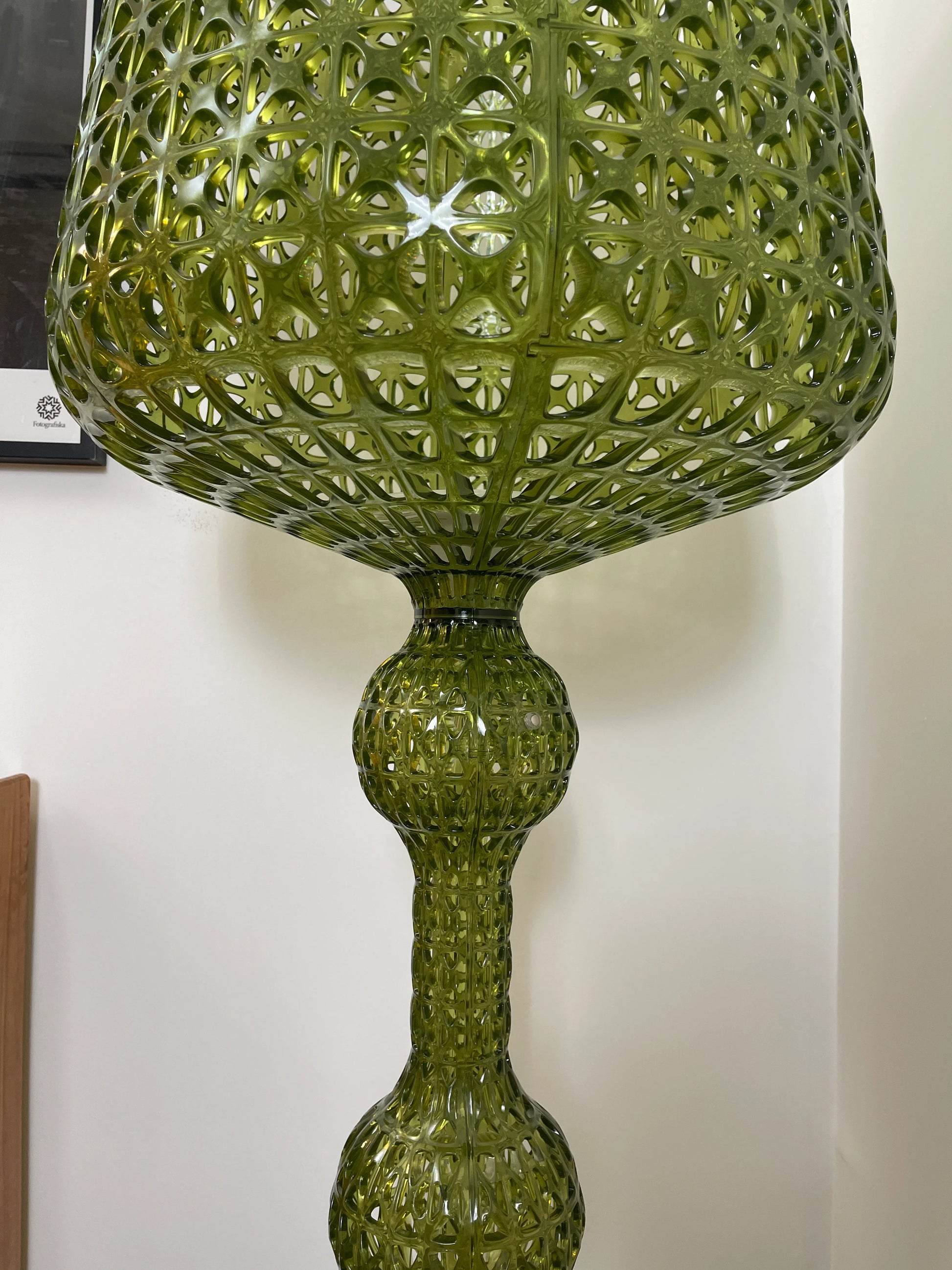 Simple Kabuki Acrylic Floor Lamp - Nuvé