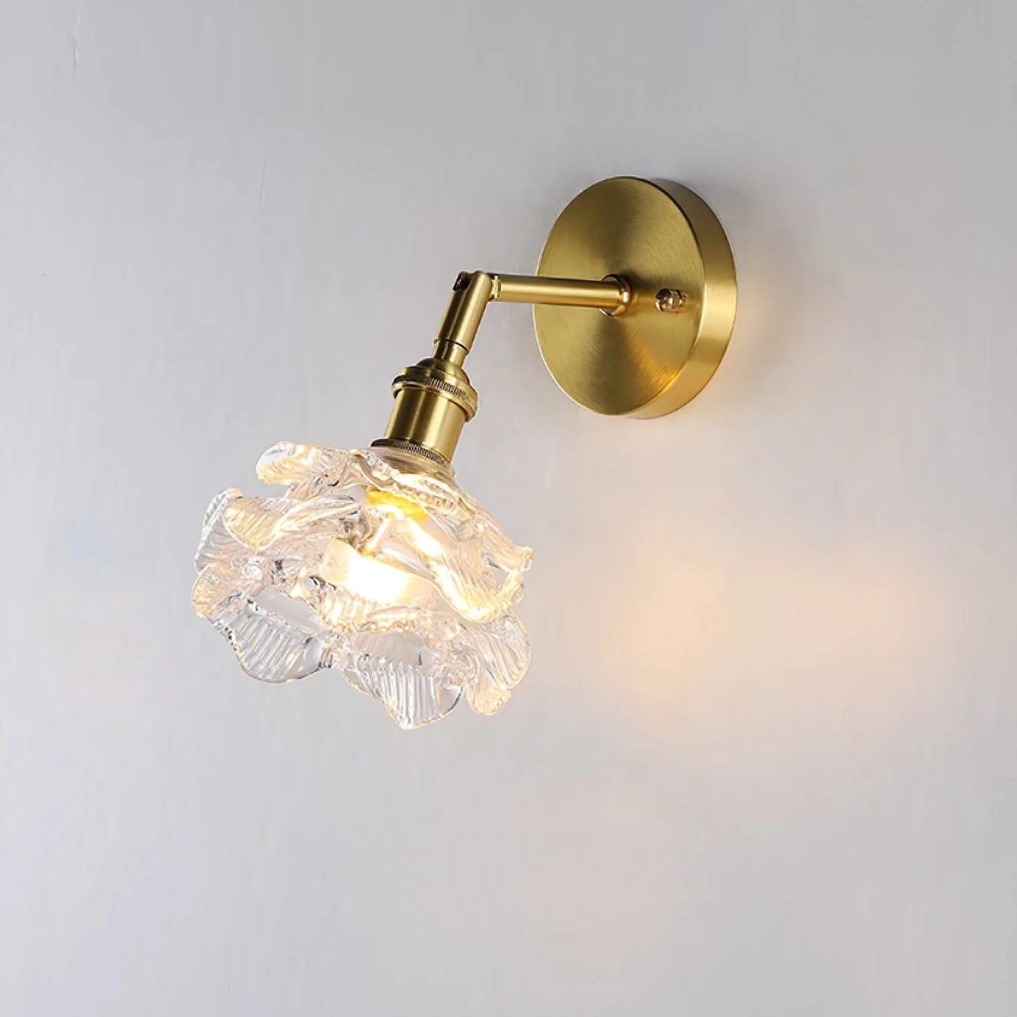 Kano Brass Wall Lamp - Nuvé