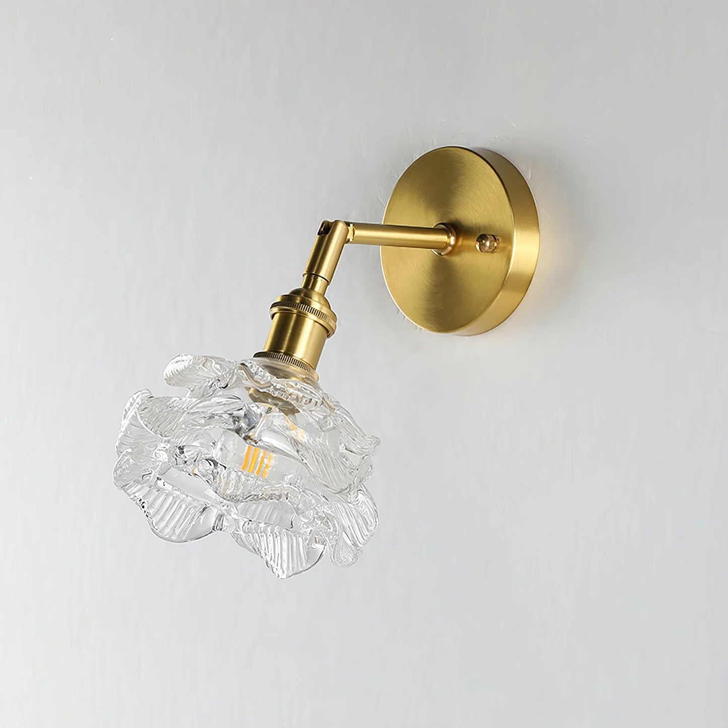 Kano Brass Wall Lamp - Nuvé
