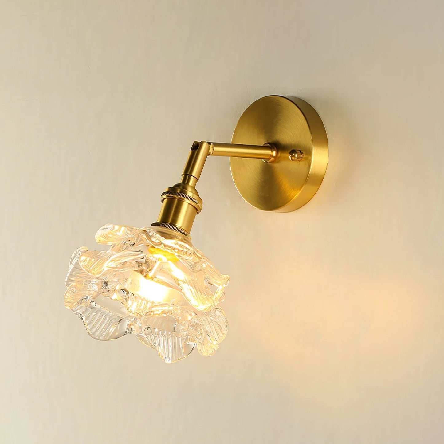 Kano Brass Wall Lamp - Nuvé