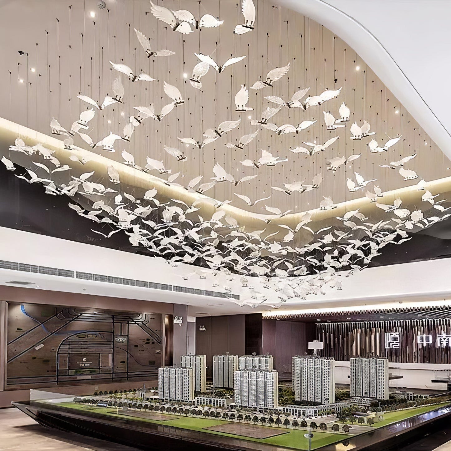 Large Seagull Chandelier - Nuvé