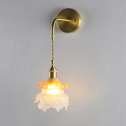 Laura Brass Wall Lamp - Nuvé