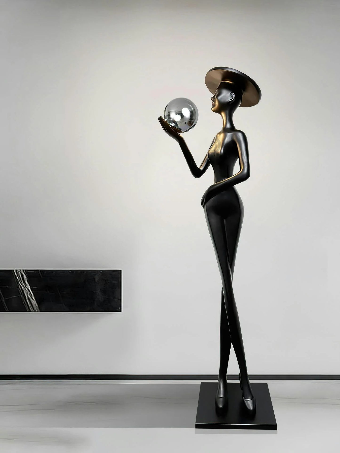 Lexa Sculpture Figure Floor Lamp - Nuvé