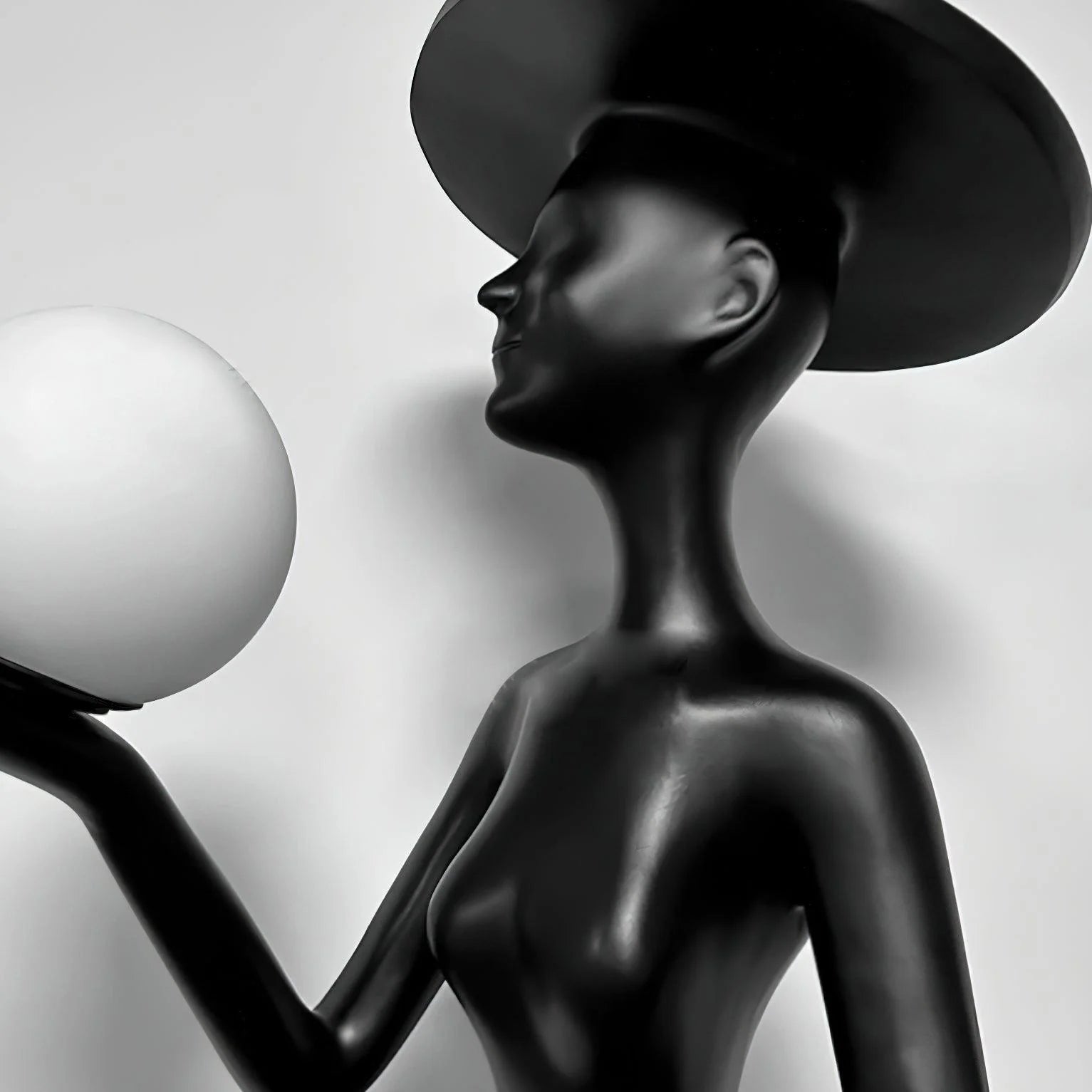 Lexa Sculpture Figure Floor Lamp - Nuvé