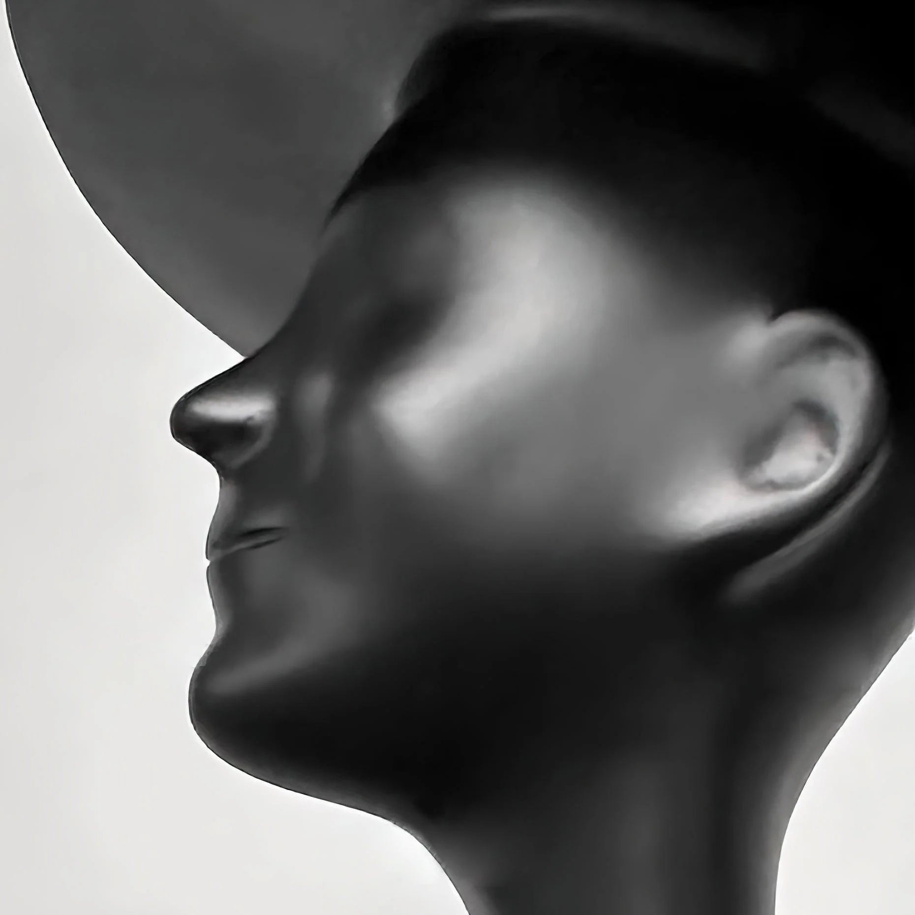 Lexa Sculpture Figure Floor Lamp - Nuvé