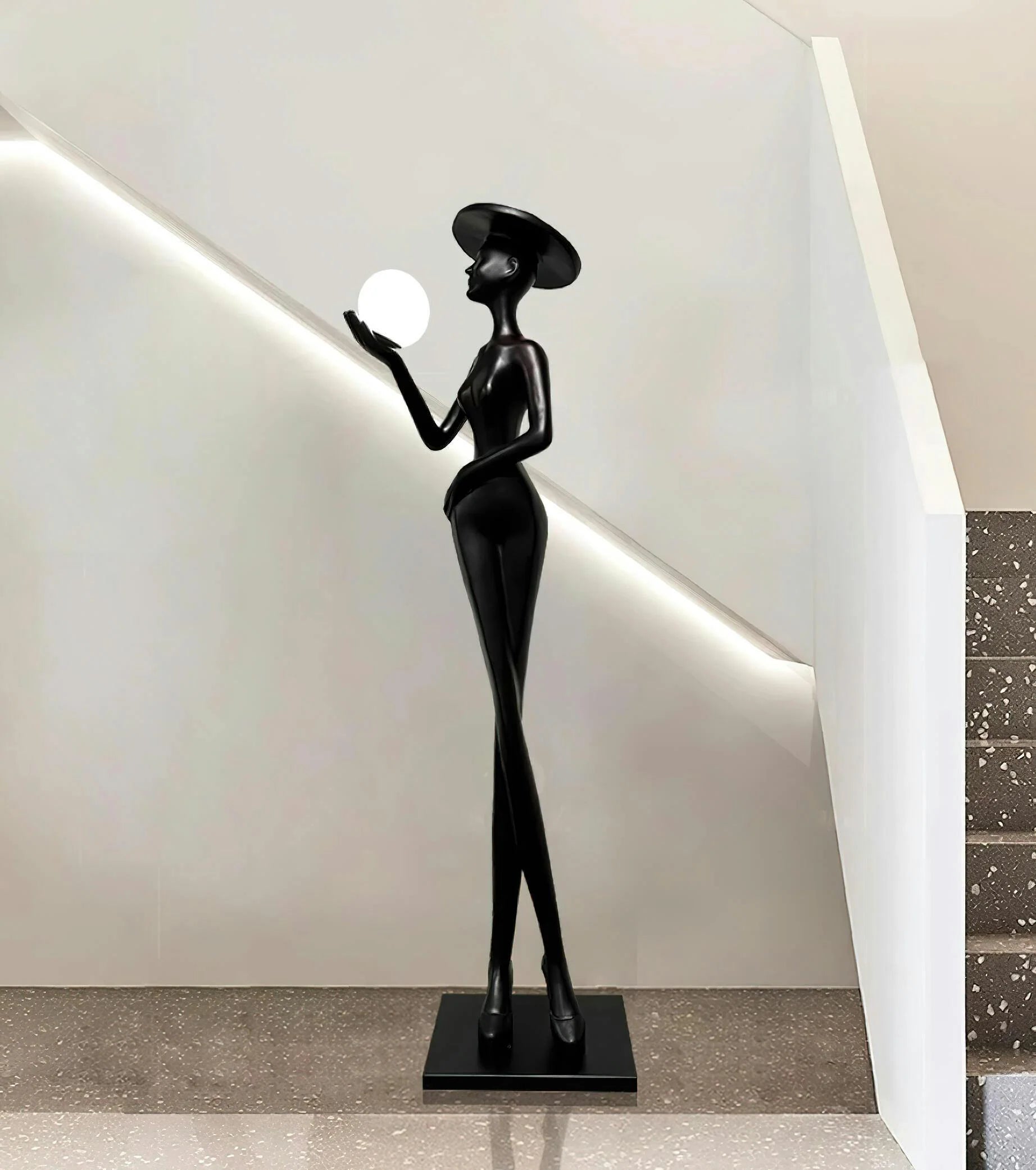 Lexa Sculpture Figure Floor Lamp - Nuvé