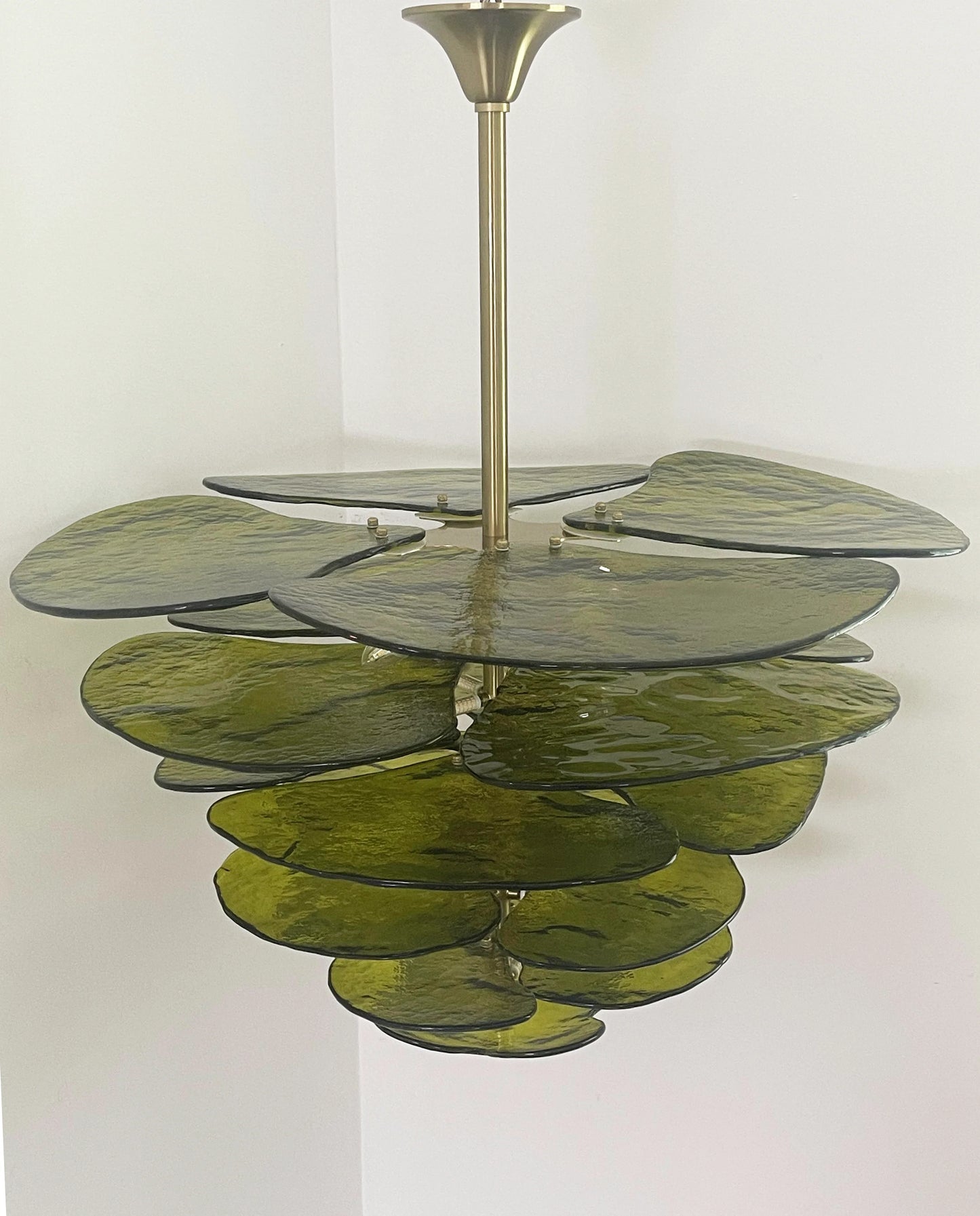 Leaf-Shaped Green Textured Glass Chandelier - Nuvé