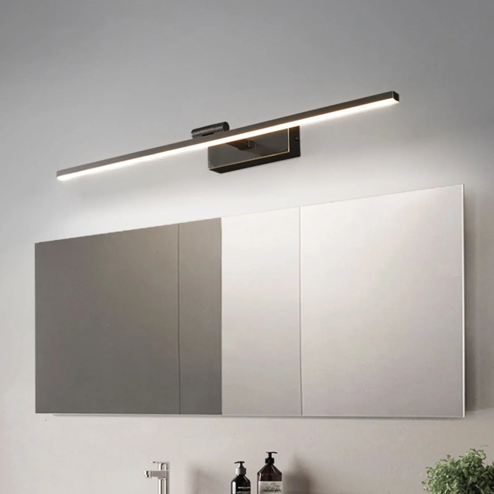 Linear Bathroom Wall Light - Nuvé