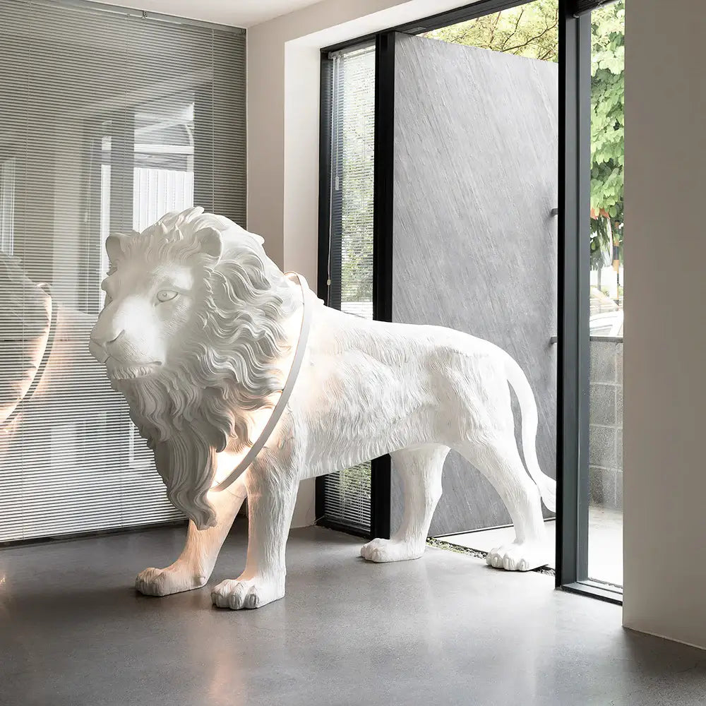 Lion Statue Floor Lamp - Nuvé