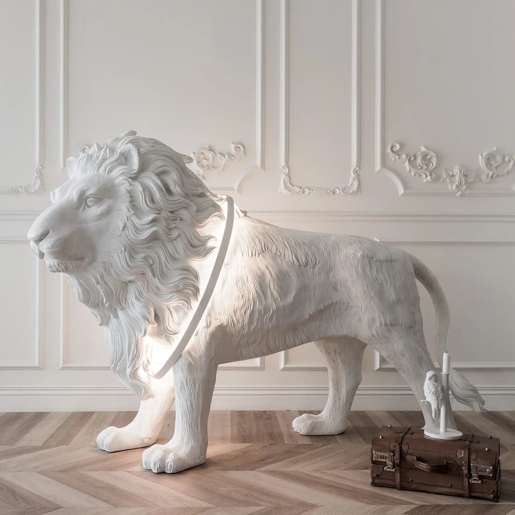 Lion Statue Floor Lamp - Nuvé
