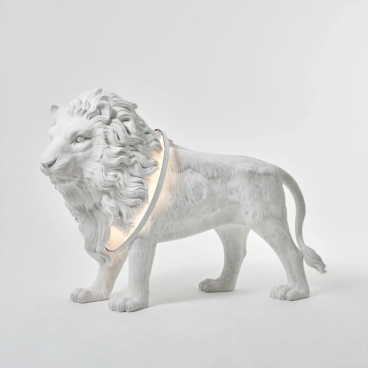 Lion Statue Floor Lamp - Nuvé