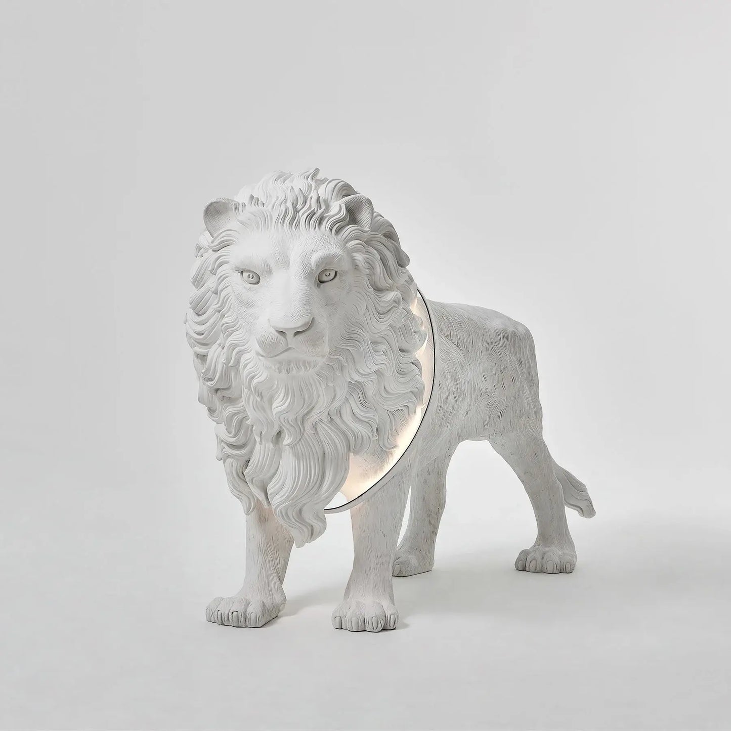 Lion Statue Floor Lamp - Nuvé
