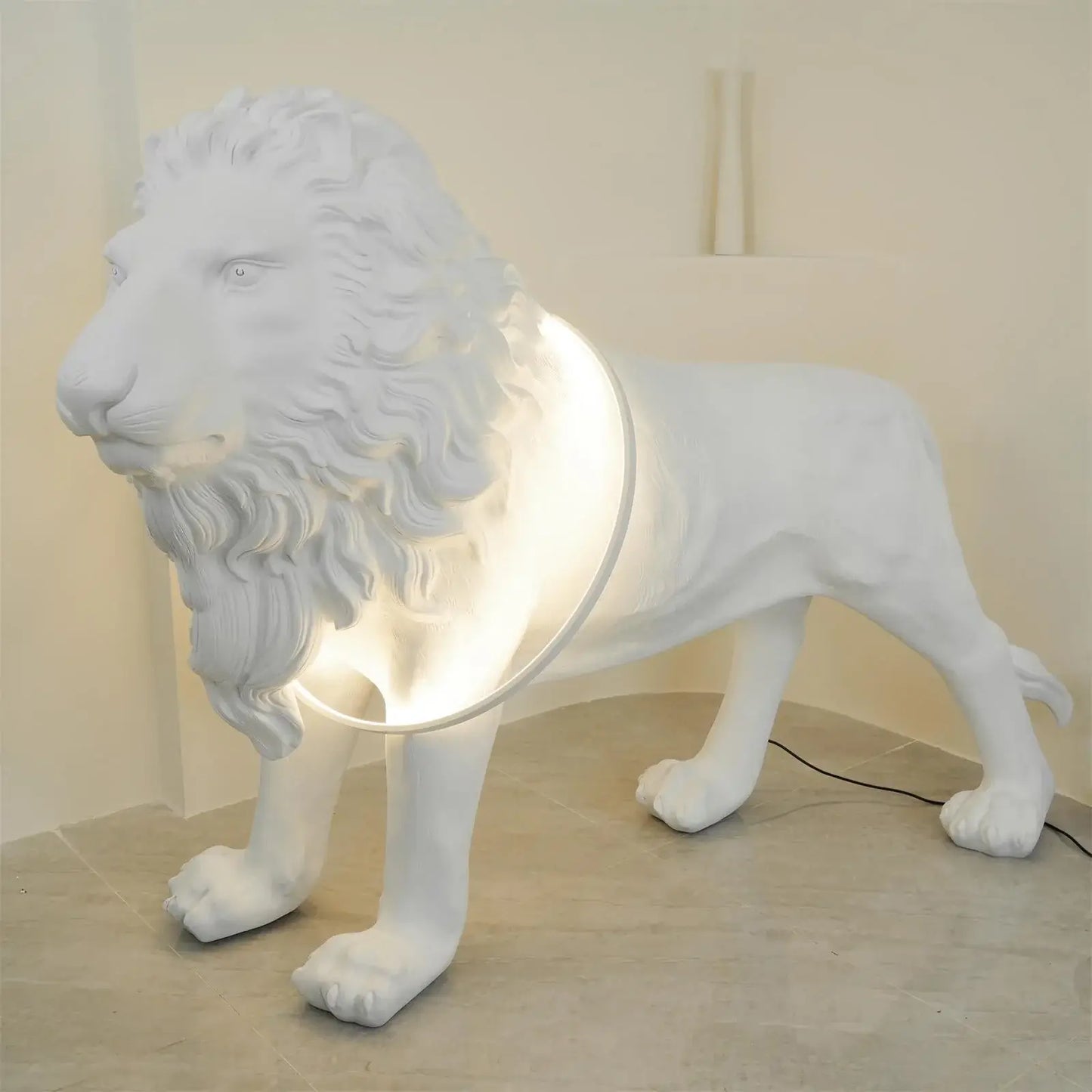 Lion Statue Floor Lamp - Nuvé