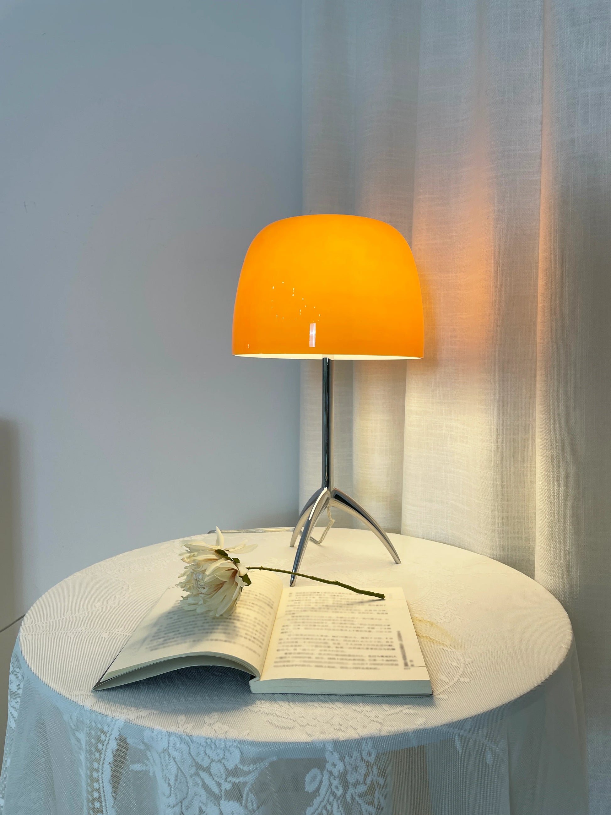 Lumiere Glass Table Lamp - Nuvé