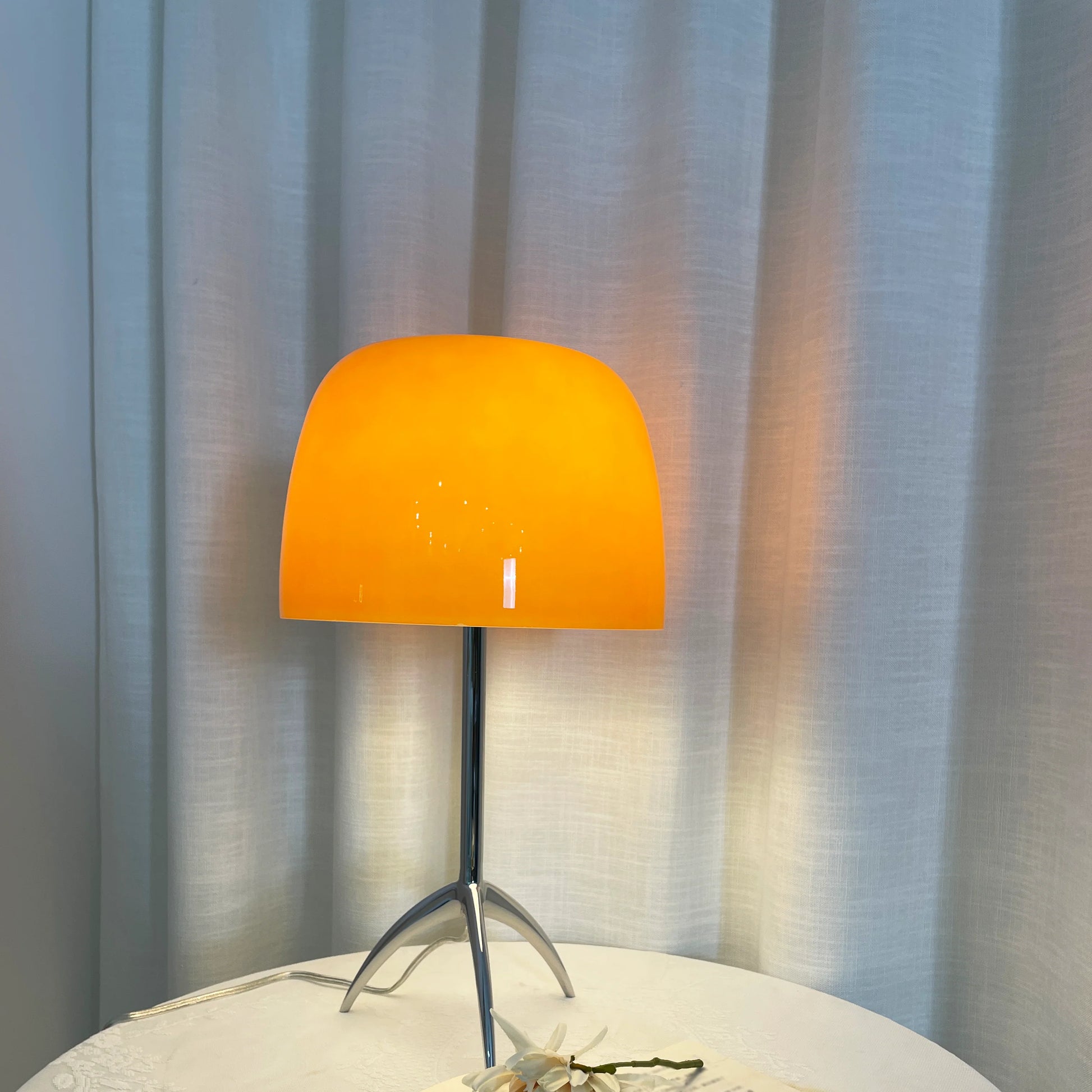 Lumiere Glass Table Lamp - Nuvé
