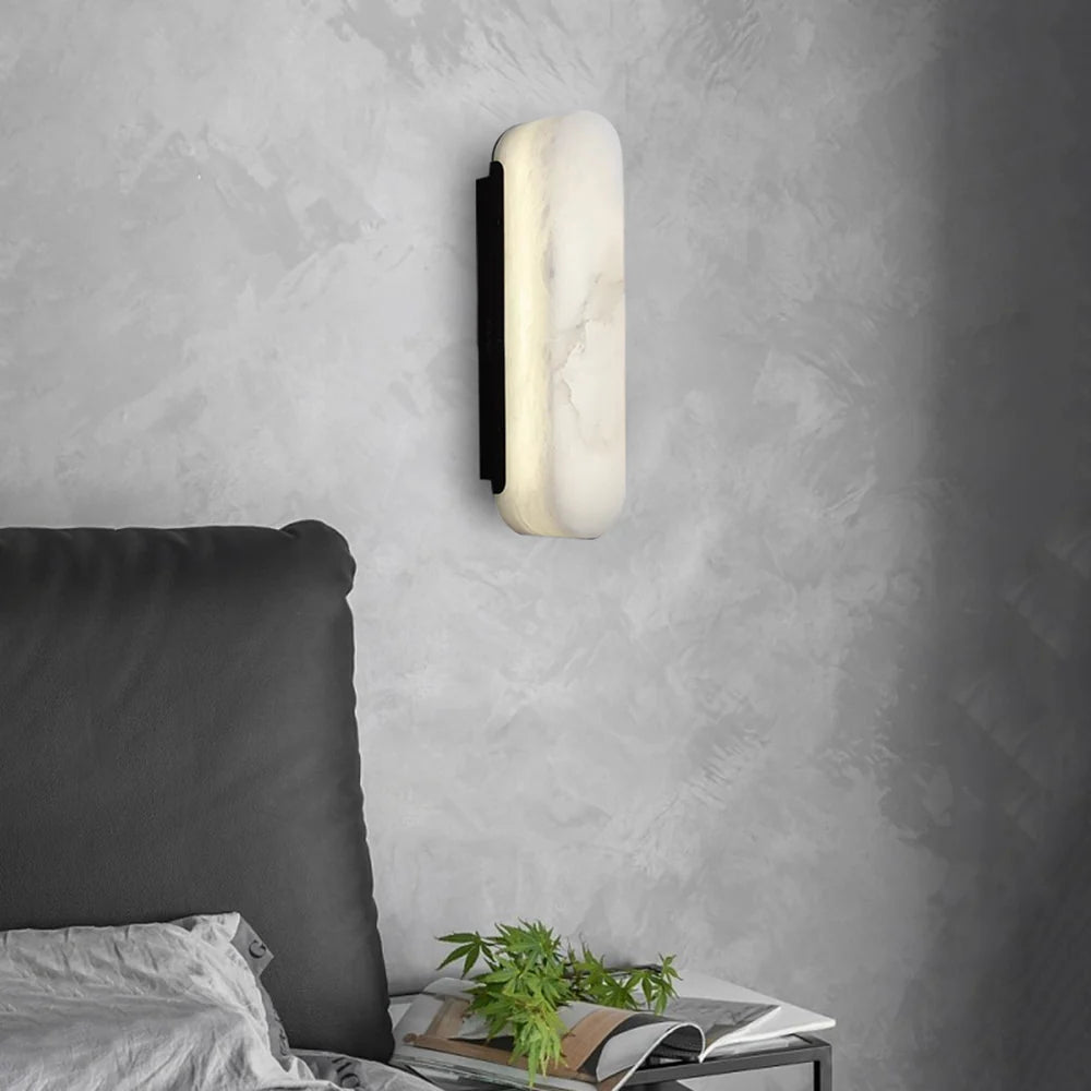 Luxury Alabaster Vertical Wall Lamp - Nuvé