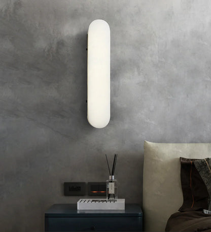 Luxury Alabaster Vertical Wall Lamp - Nuvé