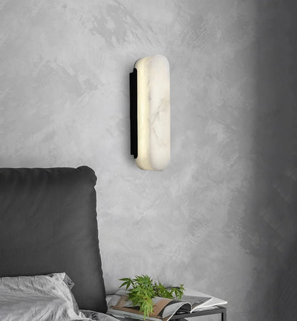 Luxury Alabaster Vertical Wall Lamp - Nuvé