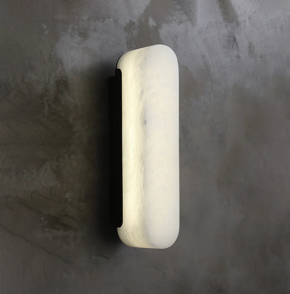Luxury Alabaster Vertical Wall Lamp - Nuvé