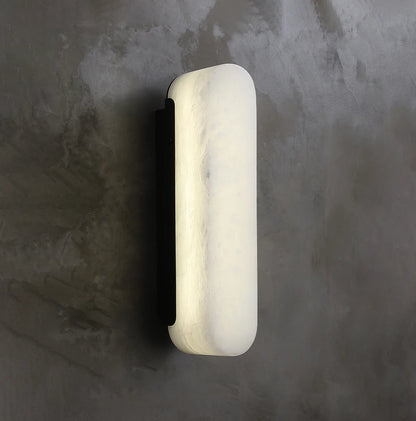 Luxury Alabaster Vertical Wall Lamp - Nuvé