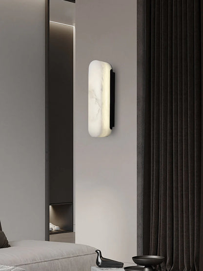 Luxury Alabaster Vertical Wall Lamp - Nuvé