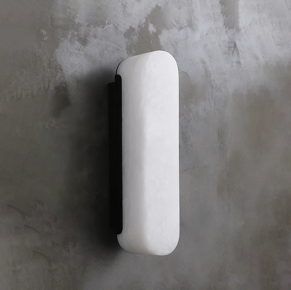 Luxury Alabaster Vertical Wall Lamp - Nuvé