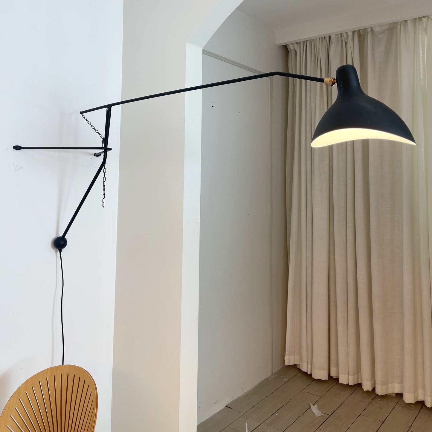 Spiral Mantis Arm Wall Lamp