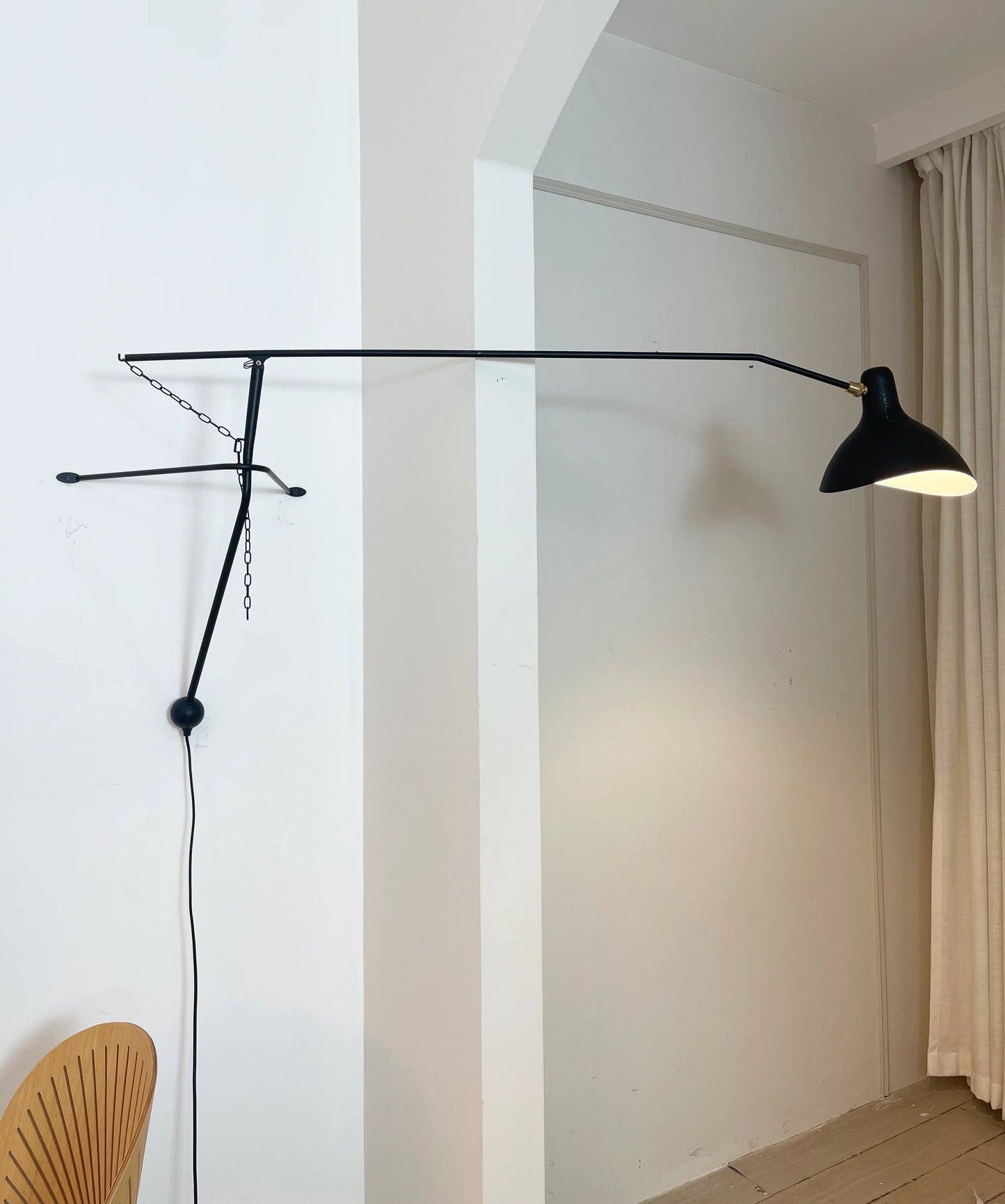 Spiral Mantis Arm Wall Lamp
