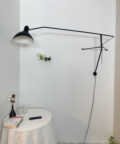 Spiral Mantis Arm Wall Lamp - Nuvé