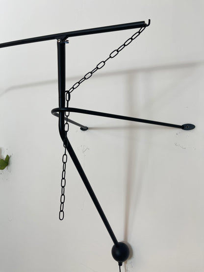 Spiral Mantis Arm Wall Lamp - Nuvé