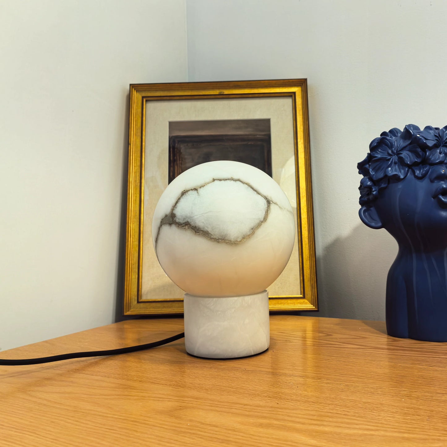 Alabaster Ball Round Table Lamp - Nuvé