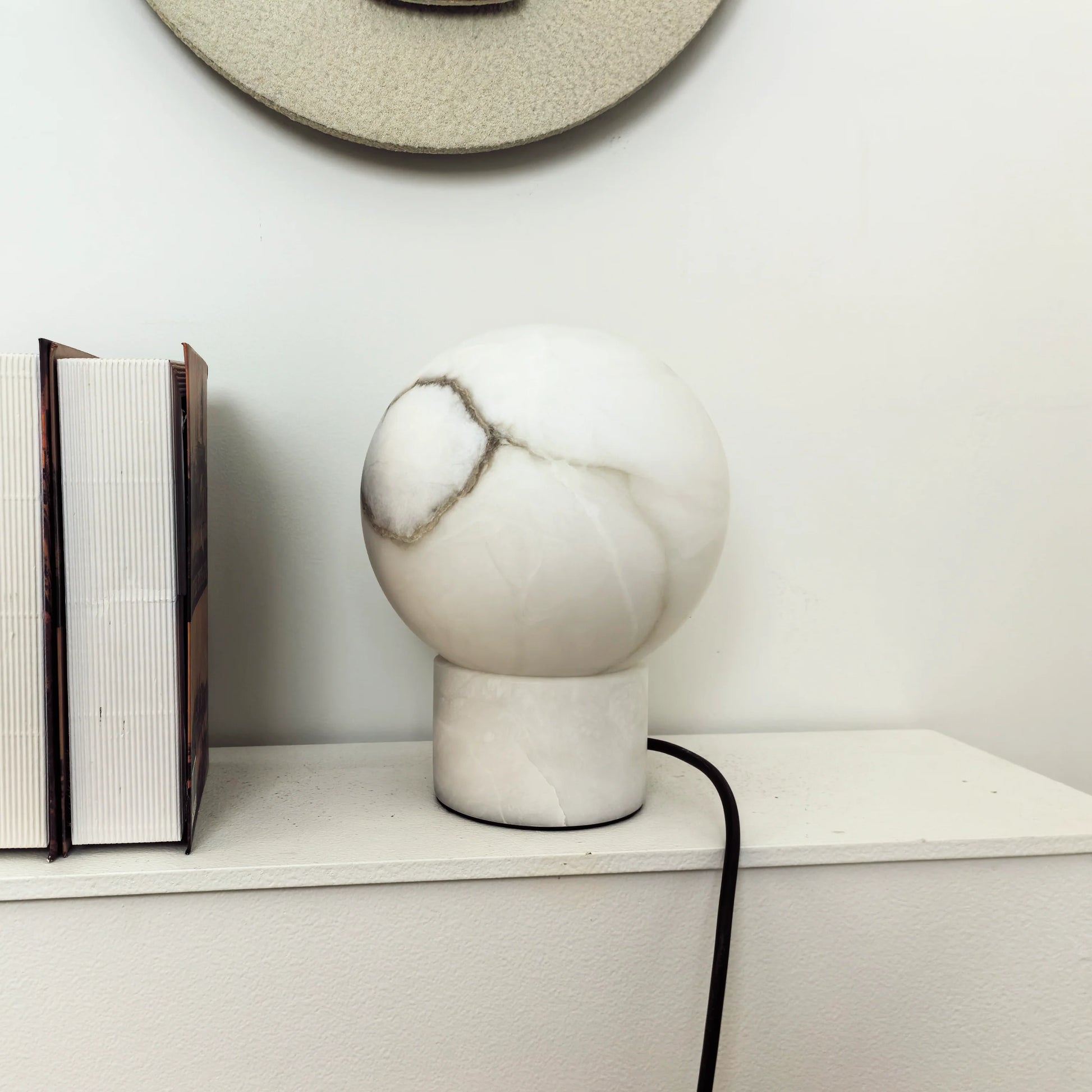 Alabaster Ball Round Table Lamp - Nuvé