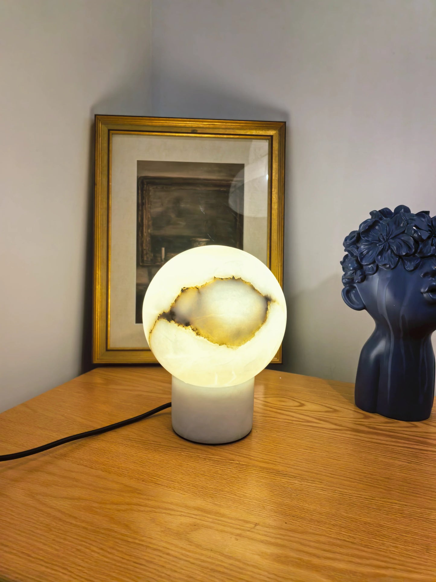 Alabaster Ball Round Table Lamp - Nuvé