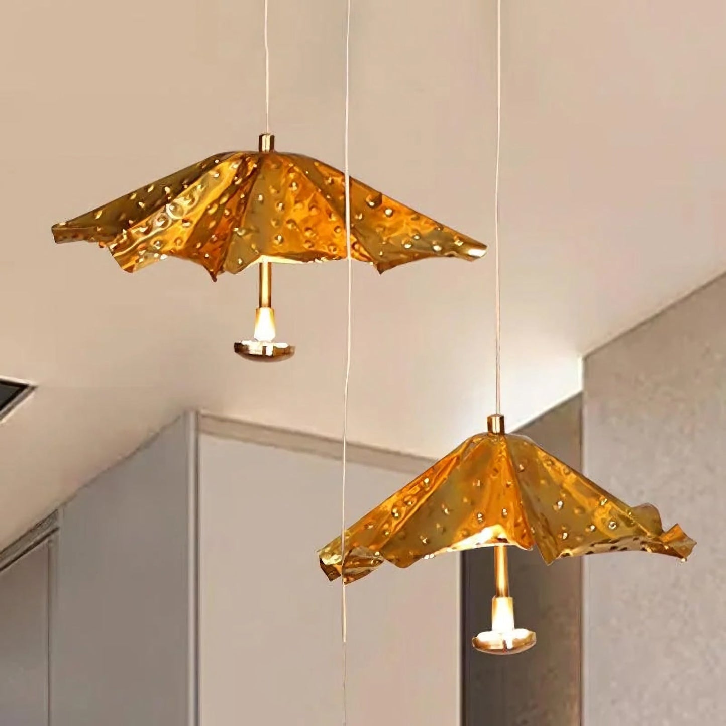Modern Livra Chandelier - Nuvé