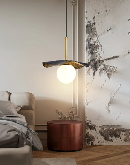 Alabaster Montera Brass Pendant Light - Nuvé